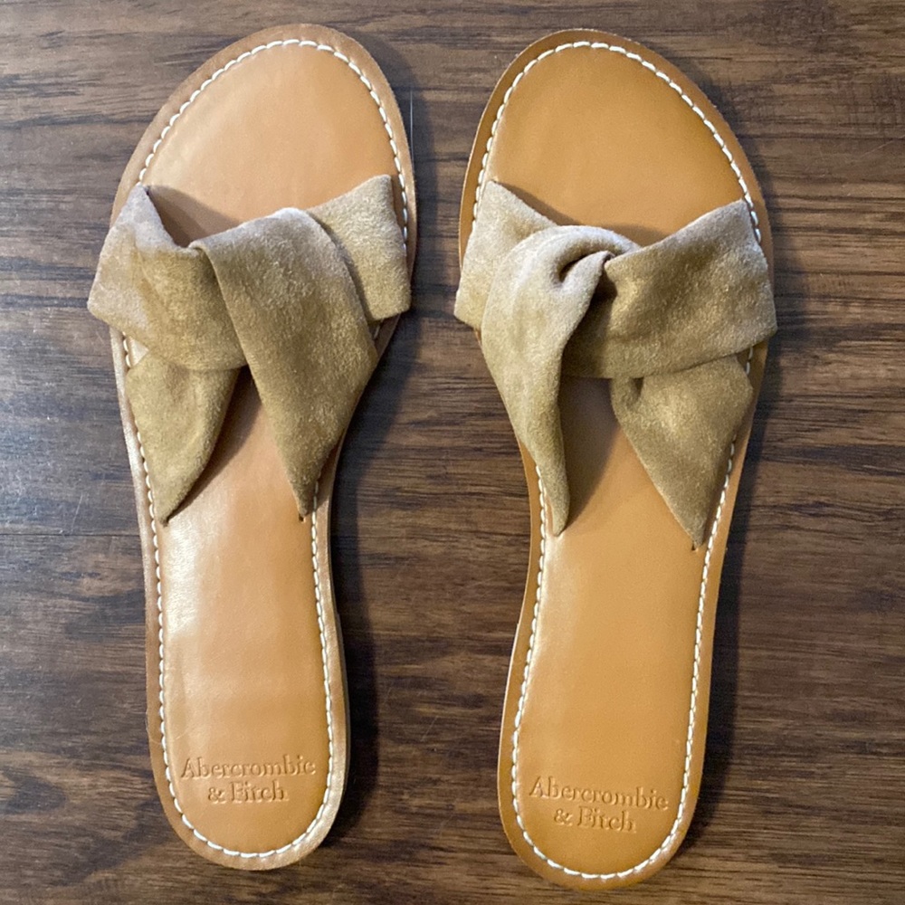 A&F Sandals - Picture 1 of 3